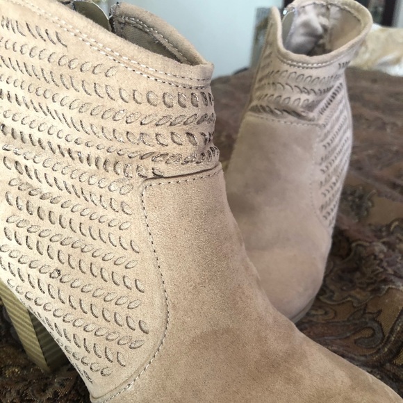 a.n.a Shoes - Ana blonde booties